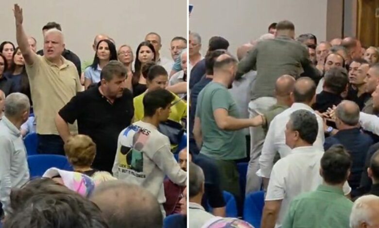رئيس بلدية كونيا آلتي يرفض اتهامات حزبه بعد وصف أوزغور أوزيل بـ«رئيسنا»