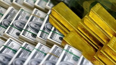 صعود الدولار يضغط على الذهب قبل تقرير الوظائف الأميركي.. خسارة أسبوعية تقترب من 2.5%