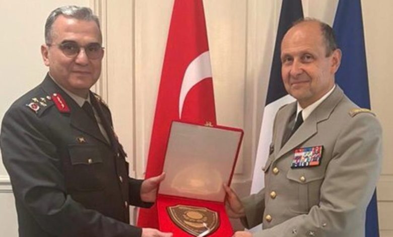 تركيا وفرنسا توقّعان خارطة طريق دفاعية لتحويل الرسائل الإيجابية إلى تعاون ملموس
