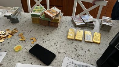 تسجيلات تفتيش منزل مشتبه به في قضية بلدية مرسين تُظهر 4 كغم من الذهب ووثائق مناقصات