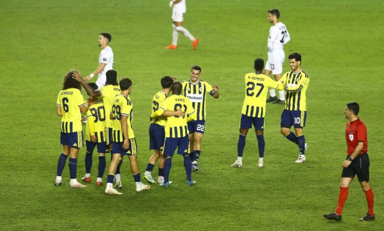 بعد طرد غرينوود، فنربخشة يكمل وديته بـ11 لاعبًا ويفوز على توران توفوز