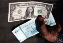 الدولار يبلغ ذروة تاريخية في إيران عند 269 ألف تومان.. والحكومة تنشئ تشكيلًا لإدارة الطوارئ