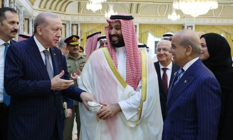 أكثر من ست دول ترغب في الانضمام إلى اتفاق مكة الدفاعي بين تركيا والسعودية وباكستان.. ودار لا يكشف أسماءها
