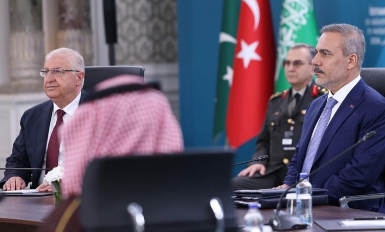 ثلاثة مسؤولين أتراك في الرياض.. دعم للسعودية ورفض لاستهداف المقدسات