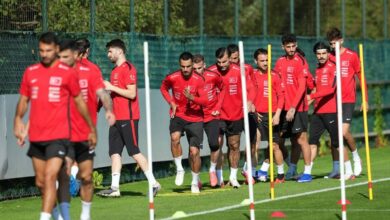تجدد ألم الركبة يخرج إميرهان توبشو من تدريب تركيا قبل مواجهة إيطاليا