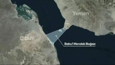 الحكومة اليمنية تعلن استعادة باب المندب.. والتحالف يعلن قصف أكثر من 300 هدف