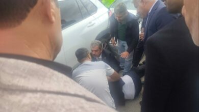 حادث متسلسل في موكب رئيس بلدية بالو يصيب 4 أشخاص.. ونائب طبيب يتولى إسعافهم قبل وصول سيارات الإسعاف