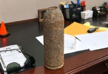 بعد أكثر من 160 عاماً، اكتشاف قذيفة مدفع غير منفجرة كانت معروضة على طاولة منزلية في تكساس