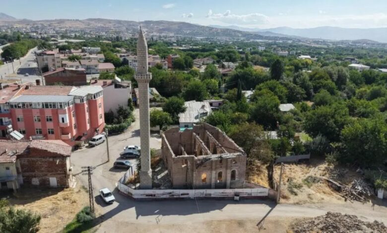 بعد 6 أعوام من المناقصات والتمويل.. مسجد تاريخي في إيلازيغ ما زال مغلقًا