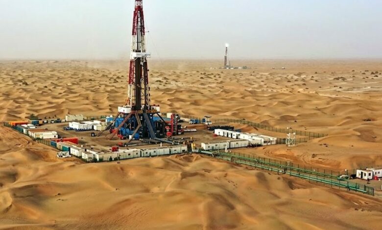 الصين تستخرج عينات صخرية عمرها 500 مليون عام من عمق 8080 مترًا في تكلامكان