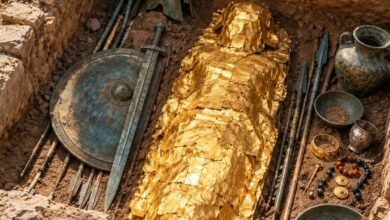 قبر محارب من القرن السادس قبل الميلاد في مقدونيا الشمالية يضم صفيحة ذهبية ربما غطّت وجه المدفون