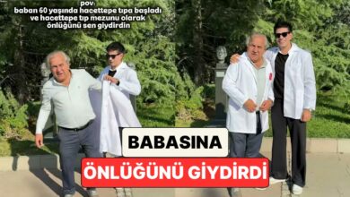 طبيب يلبس والده معطف الطب في الكلية نفسها بعد التحاقه بها في سن الستين