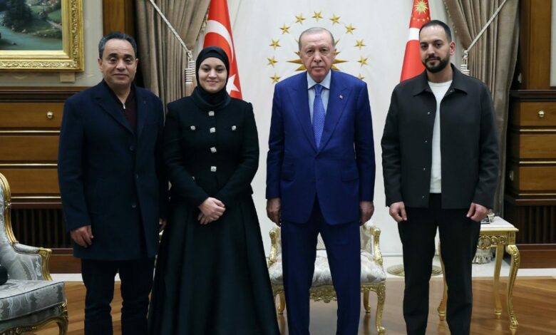 أردوغان يستقبل عائلة هند رجب.. طفلة فلسطينية تصدرت قصتها اهتمام العالم بعد نداءات الاستغاثة