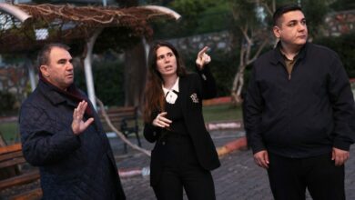 توقيف 3 مسؤولين في بلدية تشيشمه التركية.. التحقيق بدأ ببلاغ موظف ضد زوجته