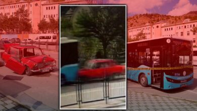 اصطدام خلفي بحافلة بلدية متوقفة يصيب شخصين في غوموشهانه.. والكاميرات توثق ما سبقه