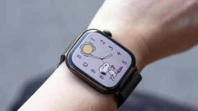 خصم 50 دولارًا لأول مرة على Apple Watch Series 12.. لكن أي إصدار يستحق الشراء؟