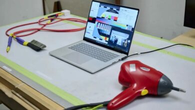مايكروسوفت تنافس MacBook Pro بحاسوب Surface Laptop Ultra.. منفذ شحن خضع لـ300 تجربة