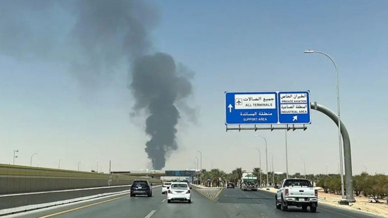 هجوم على مطاري أبها والرياض يوقع 3 قتلى و36 مصابًا.. والتحالف يعلن تدمير منصة الإطلاق