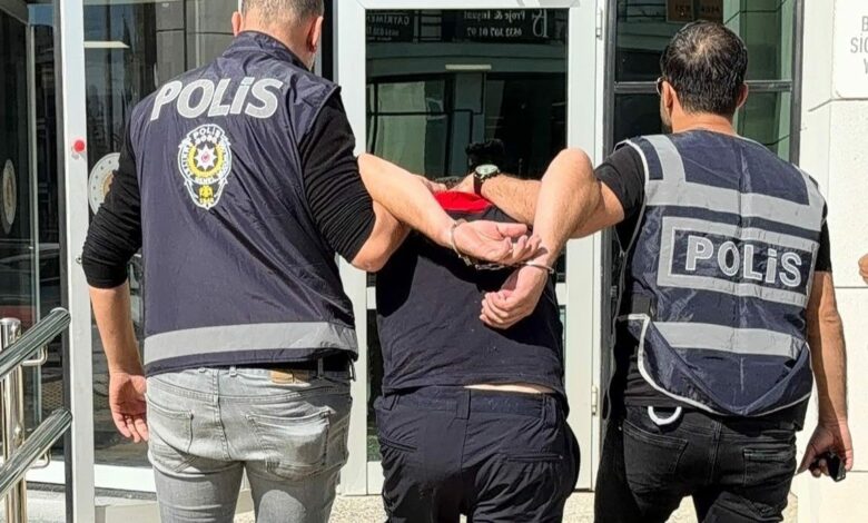 رجل إطفاء يُتهم بإحراق منزل حبيبته السابقة في إزمير.. امرأة في حالة حرجة وكلب ينفق
