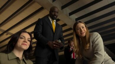 مسلسل «Cupertino» يواجه فوضى الذكاء الاصطناعي بأداة تبدو قديمة: موسم تلفزيوني طويل