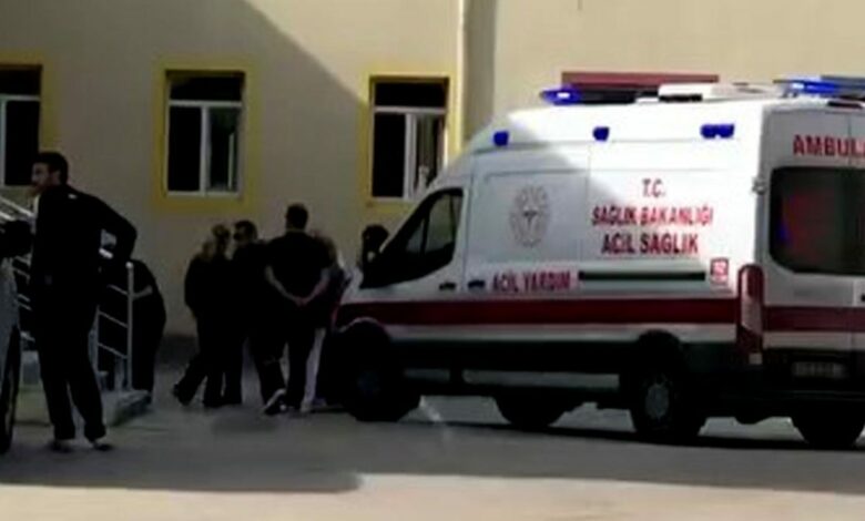مادة التبييض تسمّم طلابًا داخل مدرسة تركية.. وسيارات الإسعاف تصل تباعًا
