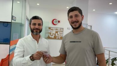 أرسل 11 ألف ليرة بدل 1100.. سائق تاكسي في إسطنبول بحث عن الراكب حتى أعادها إليه