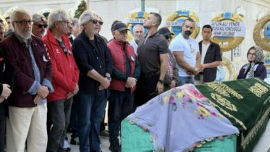 رحيل Necla Uygur عن 89 عاماً.. وداع مؤثر لزوجة نجم المسرح التركي في إسطنبول