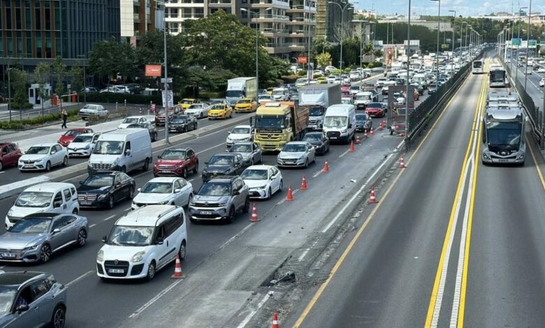 إغلاق ليلي لطريق D-100 في إسطنبول 12 يومًا.. وهذا مسار العبور البديل