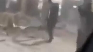 هجمات مطار الملك خالد توقف أنشطته مؤقتًا.. وقيود أميركية تطال الاقتراب من حدود اليمن
