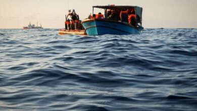 غرق قارب يقل 305 مهاجرين قبالة جيبوتي.. 109 قتلى و116 مفقودًا