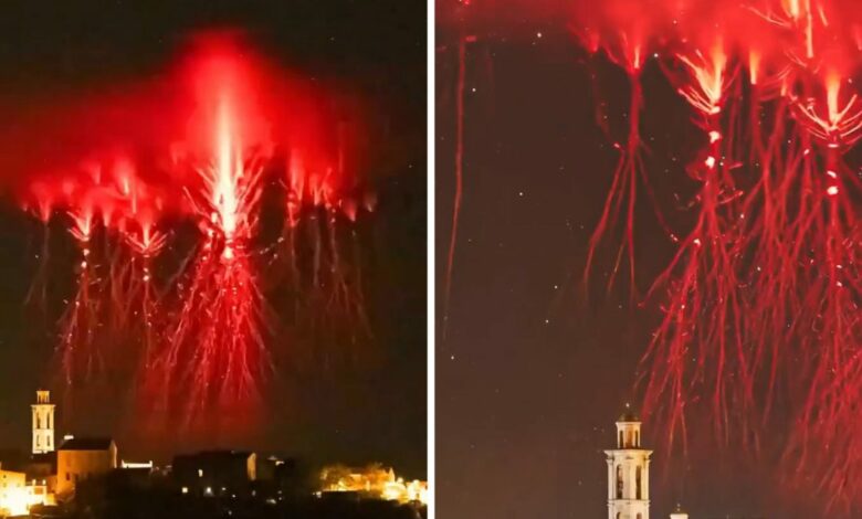 أضواء حمراء متشعبة فوق كورسيكا.. لكنها ظهرت على بُعد 700 كيلومتر