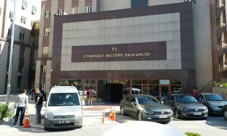 عملية جديدة في بلدية إتيمسغوت بأنقرة.. نائبا الرئيس بين 25 موقوفًا بعد اعتقالات سابقة