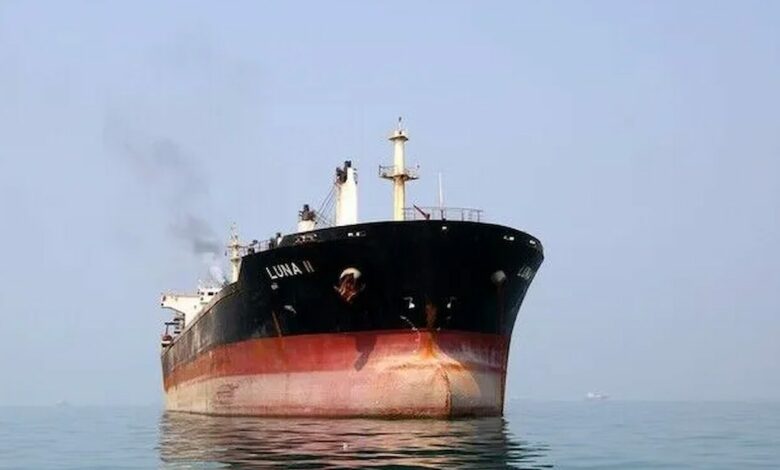 ميناء إيراني يواصل شحن المنتجات النفطية رغم العقوبات.. 325 عملية خلال 6 أشهر