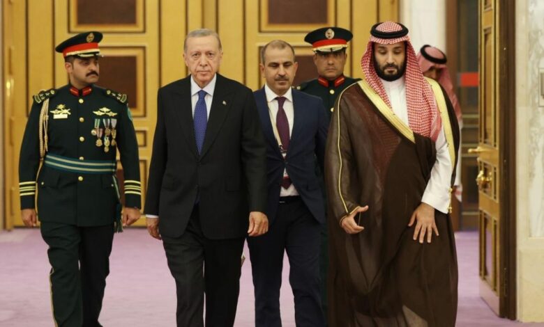 أردوغان يتعهد بمساندة السعودية بعد هجمات الحوثيين.. وبهتشلي يدعو إلى القوة الرادعة