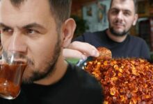 رجل في سامسون يضيف الفلفل الحار إلى كل شيء منذ 10 سنوات.. حتى الماء والحلوى