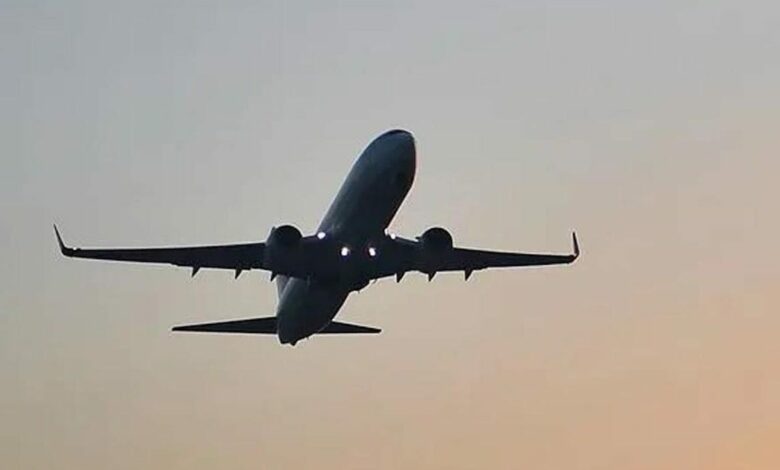 أمريكان إيرلاينز توقف 3 خطوط جوية.. وأطول رحلات فيلادلفيا تصبح حصرية لشركة قطرية