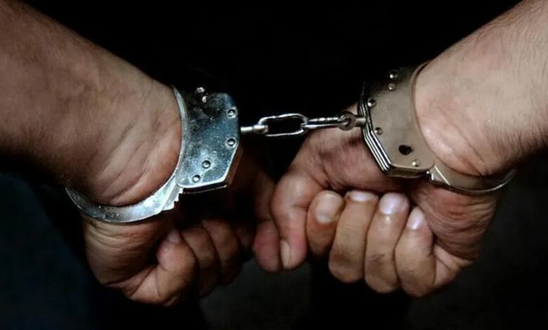القبض في إزمير التركية على محكوم بالسجن 11 عامًا و8 أشهر في جريمة قتل اختبأ داخل مخبأ سري