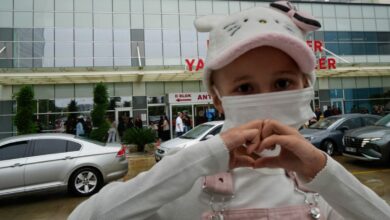 واصل تورم عنق طفلة في أنطاليا نموه رغم المضاد الحيوي.. ثم كشفت الخزعة ورمًا من أورام الطفولة
