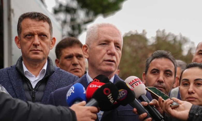 إسطنبول تهدم 16 متجرًا ومنشآت في أيوازاغا لفتح مجرى السيل أمام التأهيل
