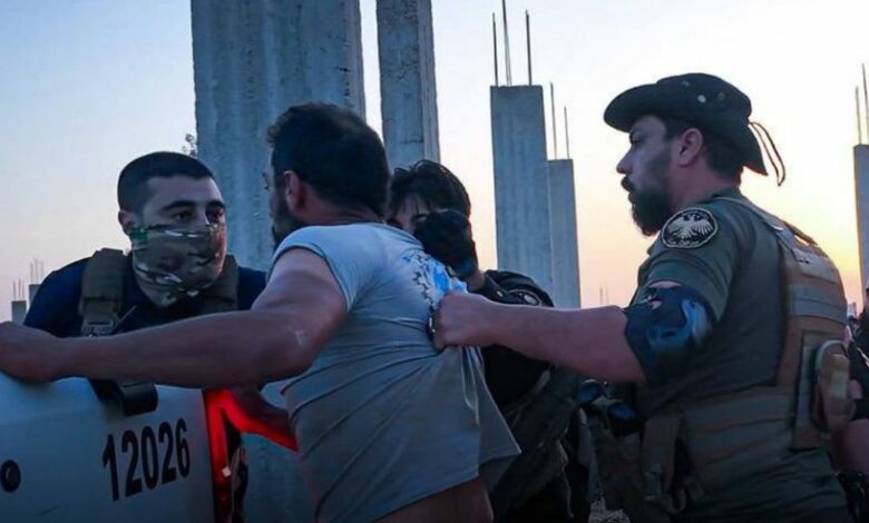 سوريا.. محاكم العدالة الانتقالية في حماة تبدأ إحالة متهمي النظام السابق إلى محكمة مركزية بدمشق