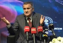 شينول غونش يطالب بمدرب تركي للمنتخب ويروي قصة ميداليته التي منحها لعامل المعدات