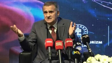 شينول غونش يطالب بمدرب تركي للمنتخب ويروي قصة ميداليته التي منحها لعامل المعدات
