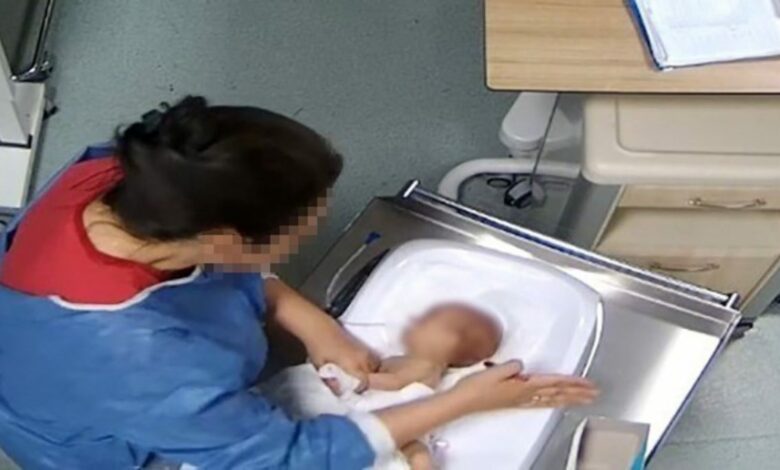 ممرضة تركية متهمة بتعنيف رضيع عمره 5 أيام تطلب الإفراج.. والمحكمة تُبقيها موقوفة