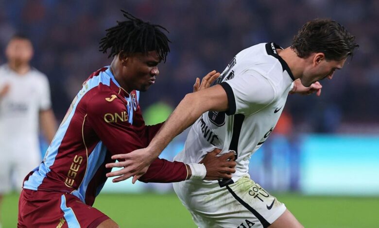 مدافع طرابزون سبور يثير جماهير بشكتاش بمنشور عن صلاح وفلاهوفيتش: «من يأخذ عملي مني؟»