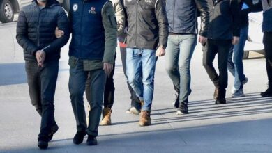 توقيف 16 مشتبهًا في إزمير التركية بعمليتين ضد «FETÖ».. بينهم ثلاثة شرطيين مفصولين ومعلم على رأس عمله