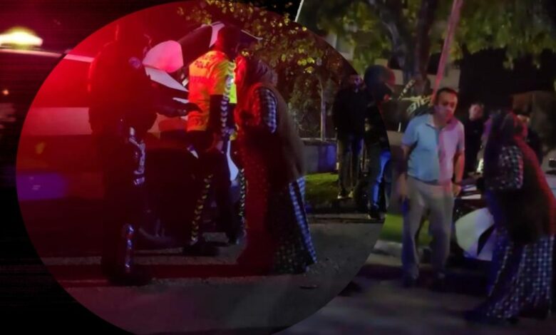 مصرع فتى في بورصة التركية بعدما علق تحت سيارة.. وصرخة أمه في موقع الحادث