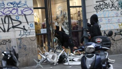 بعد عنف احتجاجات الغلاء.. إيطاليا تفترض المسؤولية الجنائية لمن تجاوزوا 14 عامًا
