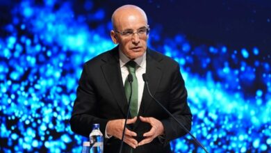 شيمشك: انخفاض مديونية تركيا يعزز صمود اقتصادها.. ونافذة ديموغرافية تمتد 18 إلى 20 عامًا