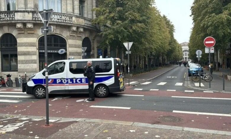إطلاق نار من سيارة في تراب الفرنسية يقتل شخصًا ويصيب 4.. ونيابة مكافحة الإرهاب تحقق