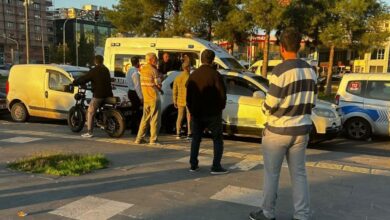 حادث سير في ديار بكر التركية يشعل شجارًا وسط الشارع.. والمارة يتدخلون